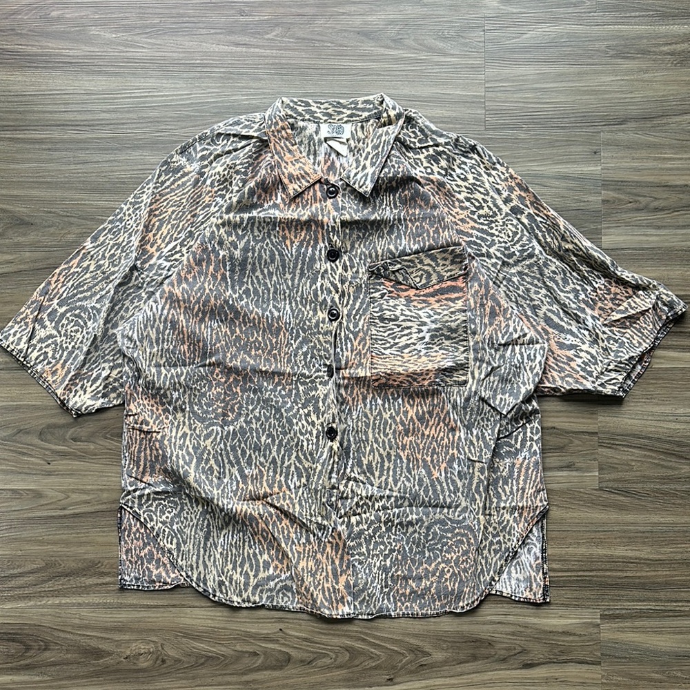 Vintage SOHO Cheetah/Tiger Print Button Up Shirt